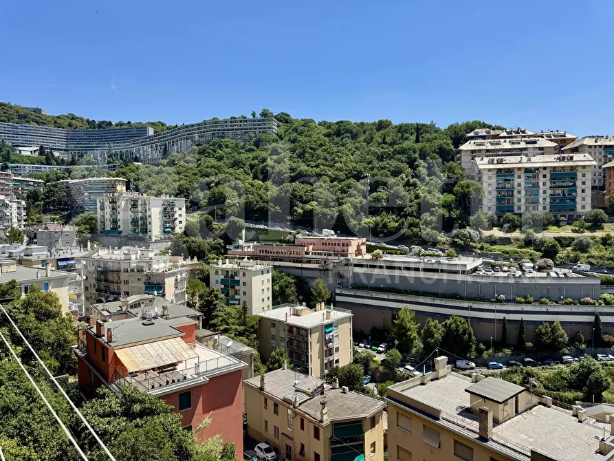 Immagine 24 di Appartamento in vendita  in Via A.Robino, 81 a Genova