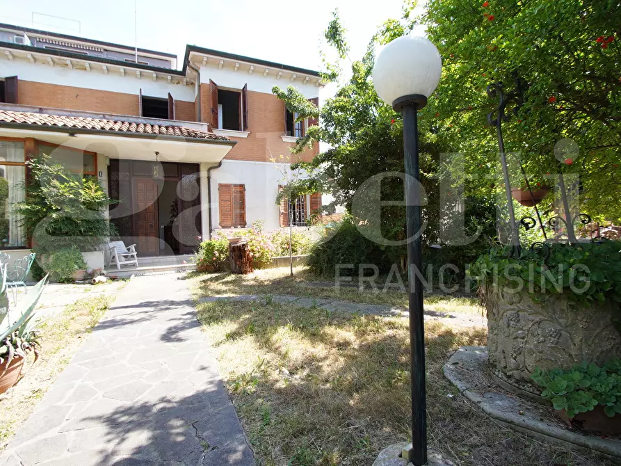 Immagine 11 di Villa in vendita  in Via Ca' Rossa, . a Venezia