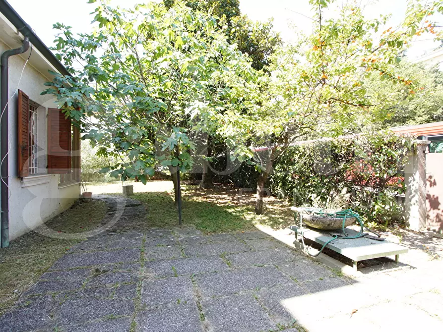 Immagine 7 di Villa in vendita  in Via Ca' Rossa, . a Venezia