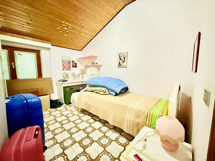 Immagine 5 di Casa quadrifamiliare in vendita  in Via DI CASTIGLIONE a Campo Nell'elba
