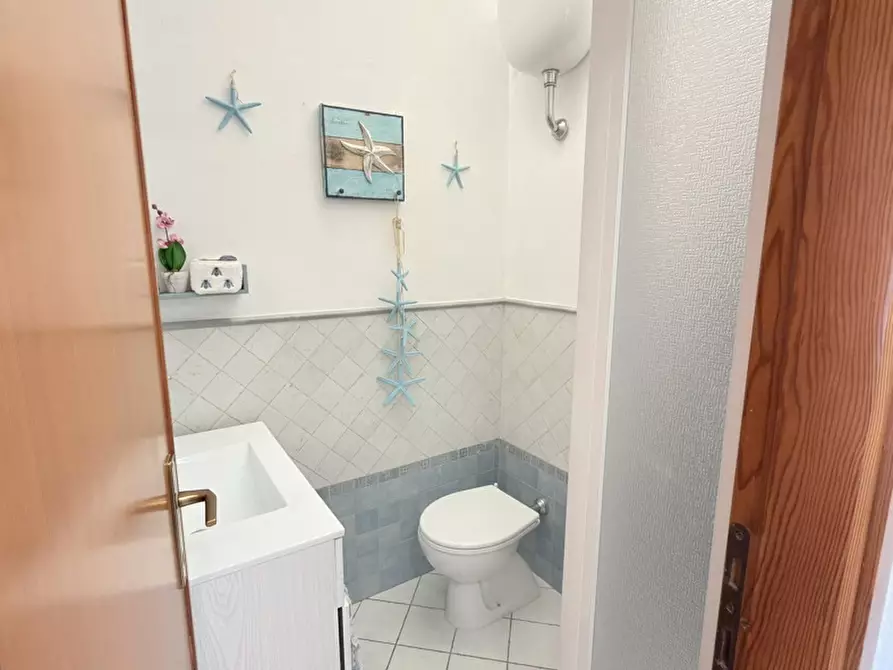 Immagine 17 di Appartamento in vendita  in Via della costa a Campo Nell'elba