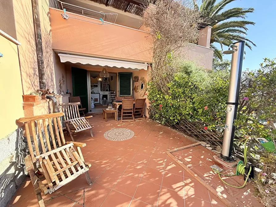 Immagine 3 di Appartamento in vendita  in Via della costa a Campo Nell'elba