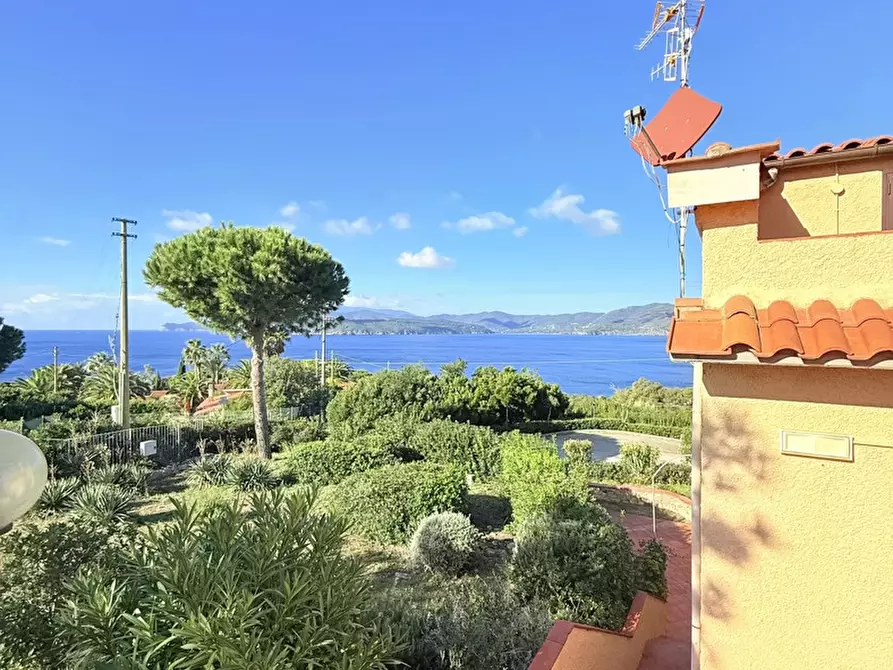 Immagine 2 di Appartamento in vendita  in LocalitÃ  PUNTA MORCONE a Capoliveri