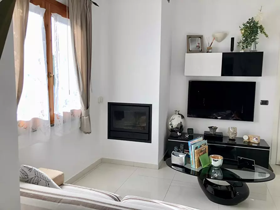 Immagine 17 di Appartamento in vendita  in Via GIUSE4PPE VANTINI a Portoferraio
