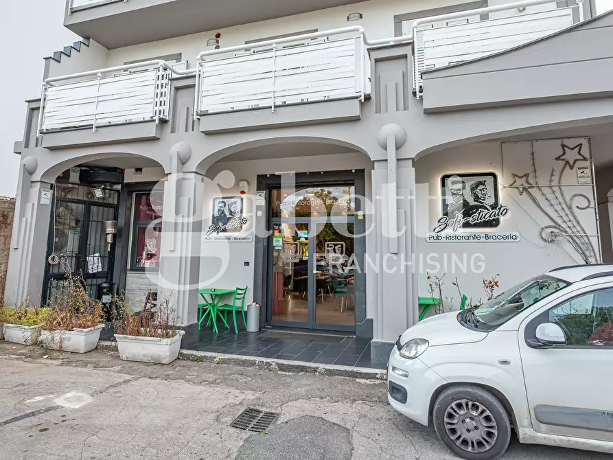 Immagine 12 di Bar / Ristorante in vendita  in Via Padre Sossio del Prete, 13 a Frattamaggiore