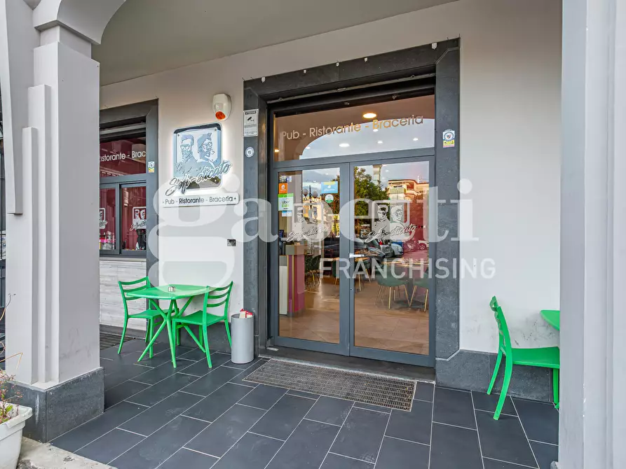 Immagine 13 di Bar / Ristorante in vendita  in Via Padre Sossio del Prete, 13 a Frattamaggiore