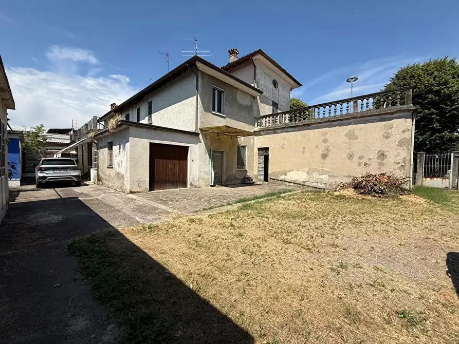 Immagine 2 di Casa indipendente in vendita  in Viale cesare battisti, 126 a Rovato
