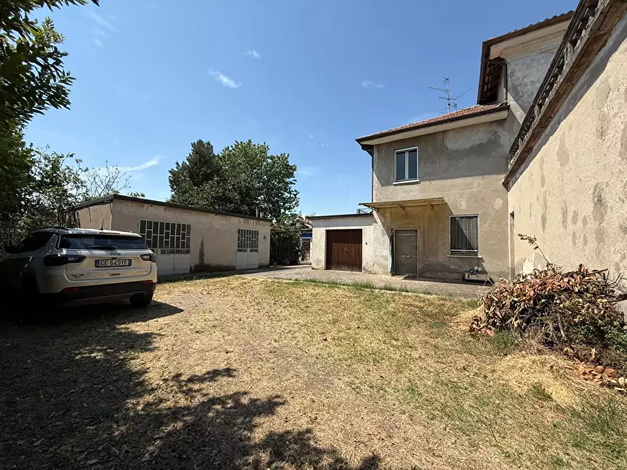 Immagine 1 di Casa indipendente in vendita  in Viale cesare battisti, 126 a Rovato