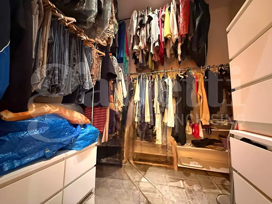 Immagine 15 di Appartamento in vendita  in Via ponti rossi a Napoli