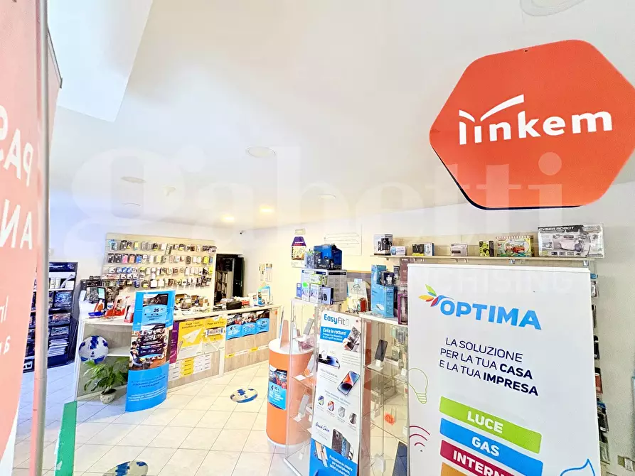 Immagine 20 di Attività commerciale in vendita  in Via Silvio Pellico, 2 a Colleferro