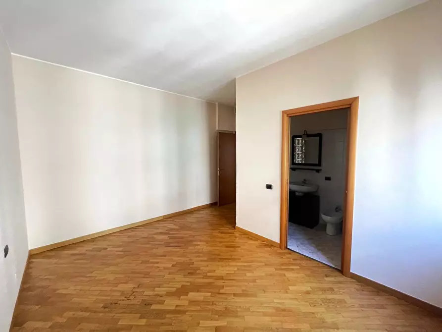 Immagine 27 di Appartamento in vendita  in Via Cairoli, 2 a Legnano