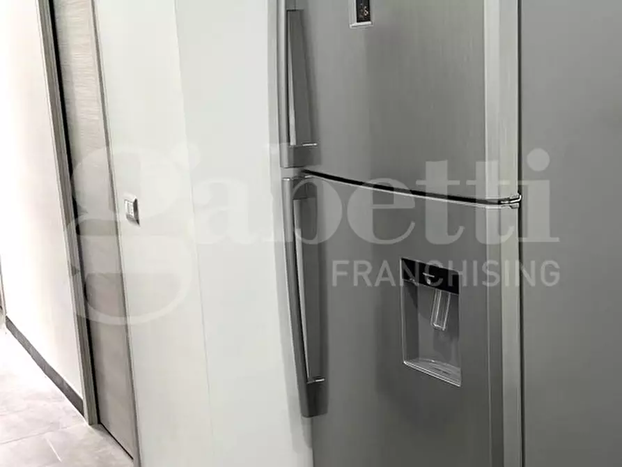 Immagine 10 di Appartamento in vendita  in Via Camillo Porzio a Napoli