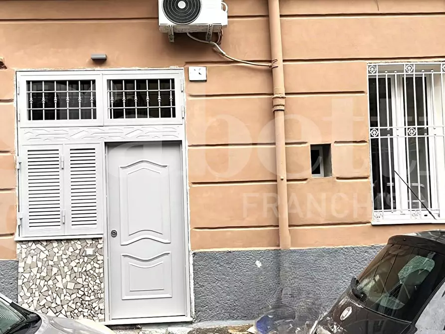 Immagine 1 di Appartamento in vendita  in Via Camillo Porzio a Napoli