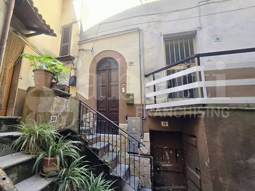 Immagine 1 di Appartamento in vendita  in Via Don Francesco Raimondi, 20 a Montelanico