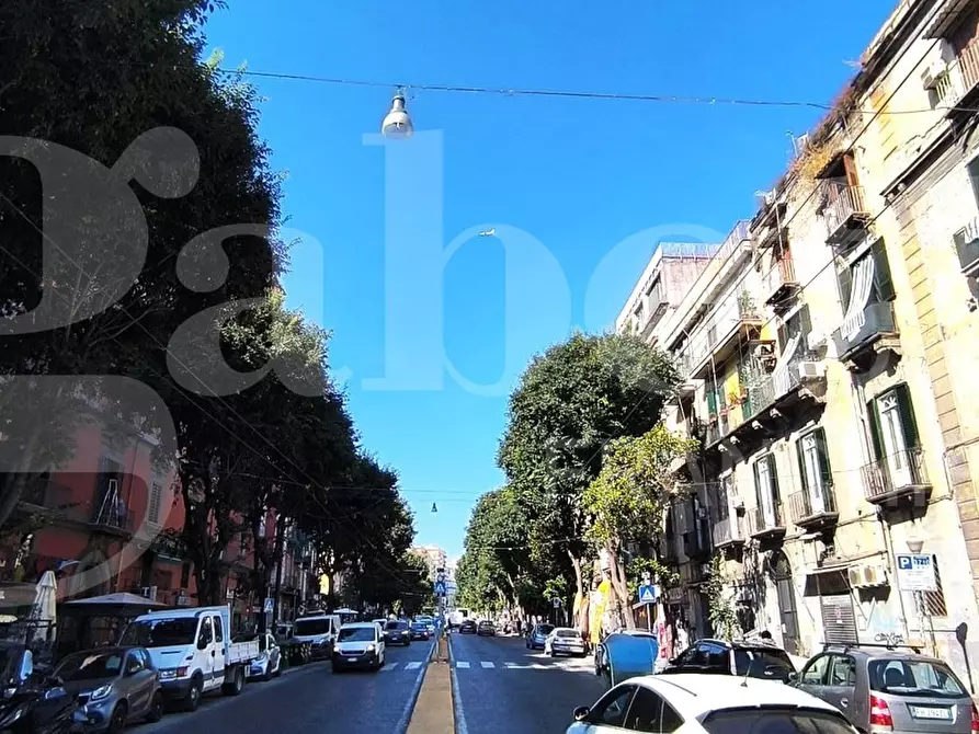 Immagine 1 di Negozio in vendita  in Via Foria a Napoli