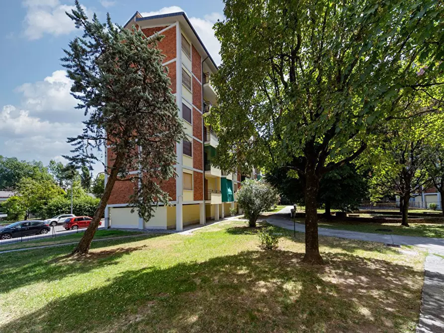 Immagine 33 di Appartamento in vendita  in Viale CA' GRANDA, 44 a Milano