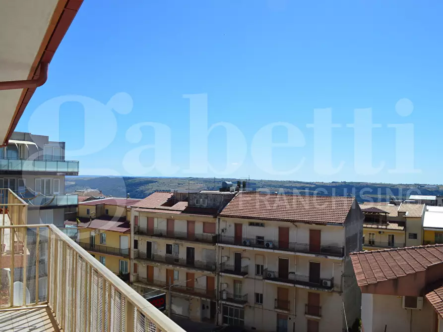Immagine 1 di Appartamento in vendita  in Via Francesco Cilea, 75 a Ragusa