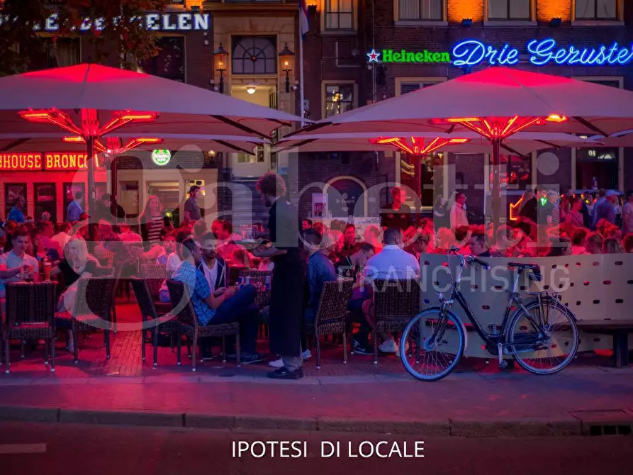 Immagine 2 di Bar / Ristorante in vendita  in Via SOTTOMARINA- LUNGOMARE ADRIATICO, 00 a Chioggia