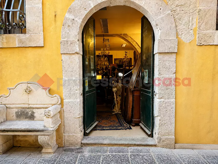 Immagine 9 di Attività commerciale in vendita  in Via vittorio veneto, 16 a Siracusa