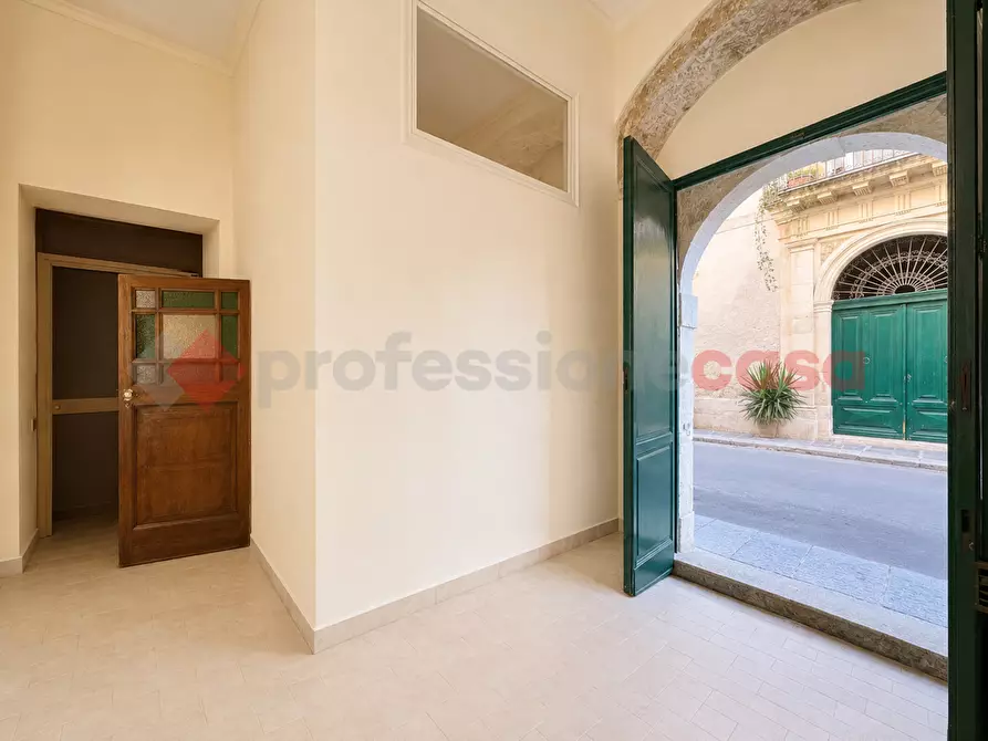 Immagine 7 di Attività commerciale in vendita  in Via vittorio veneto, 16 a Siracusa