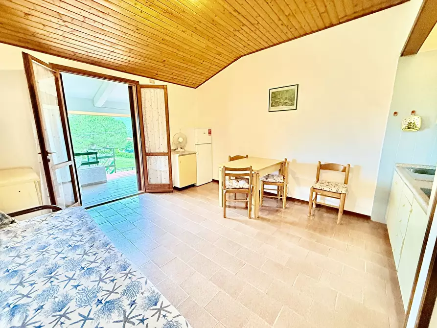 Immagine 1 di Appartamento in vendita  in Via DI CASTIGLIONE a Campo Nell'elba