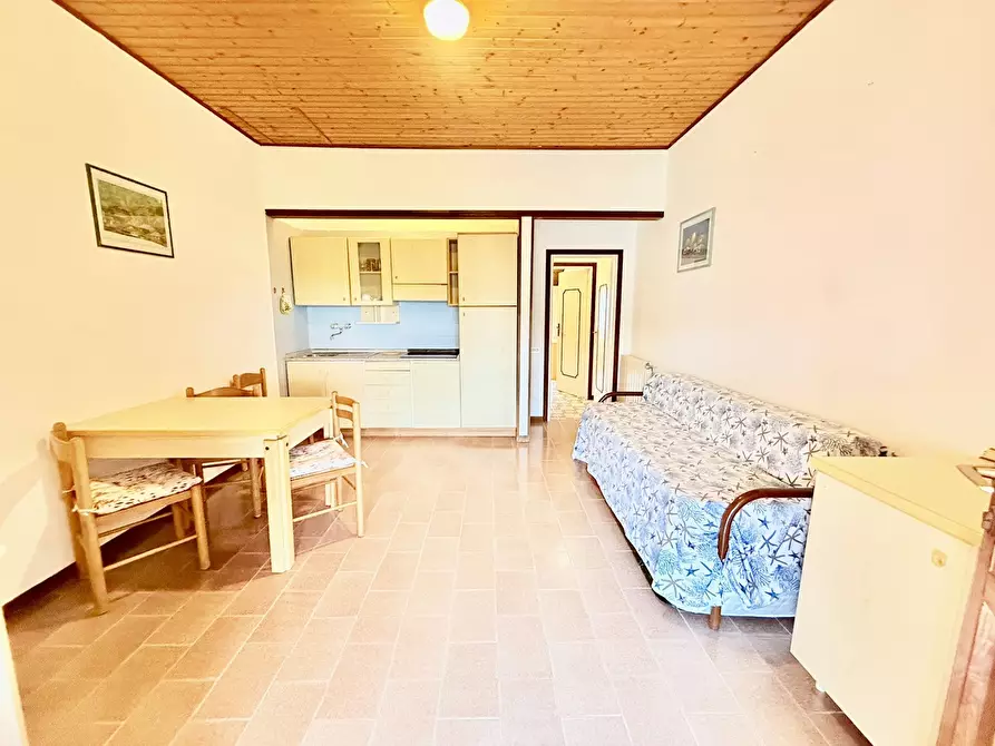 Immagine 2 di Appartamento in vendita  in Via DI CASTIGLIONE a Campo Nell'elba
