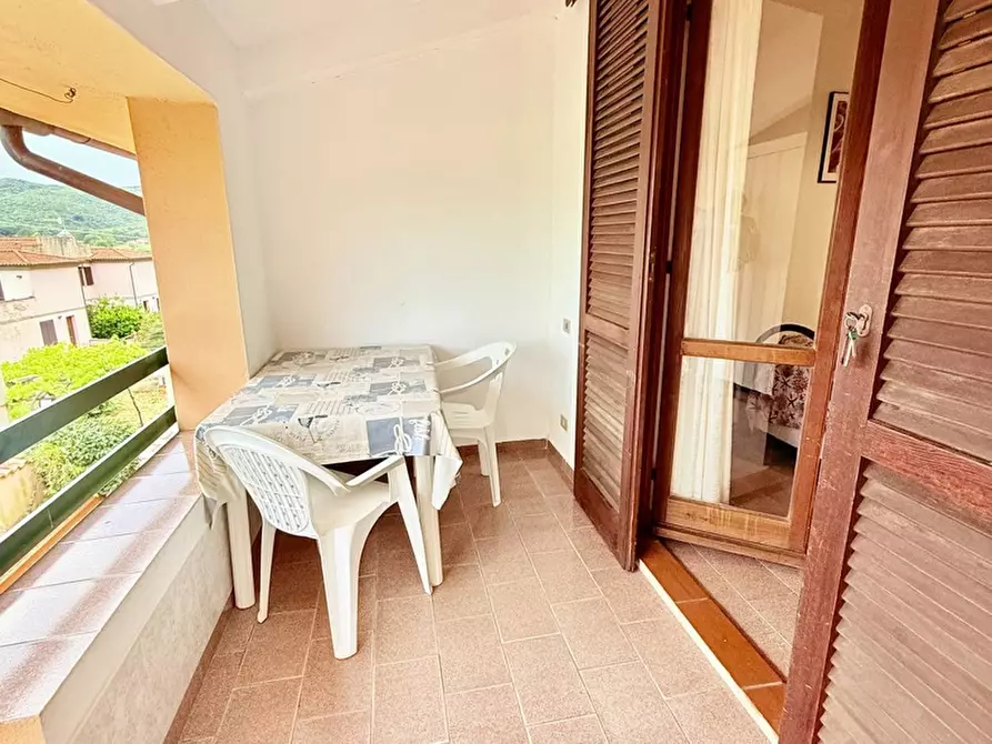 Immagine 3 di Appartamento in vendita  in Via DI CASTIGLIONE a Campo Nell'elba