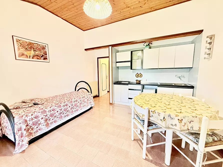 Immagine 4 di Appartamento in vendita  in Via DI CASTIGLIONE a Campo Nell'elba