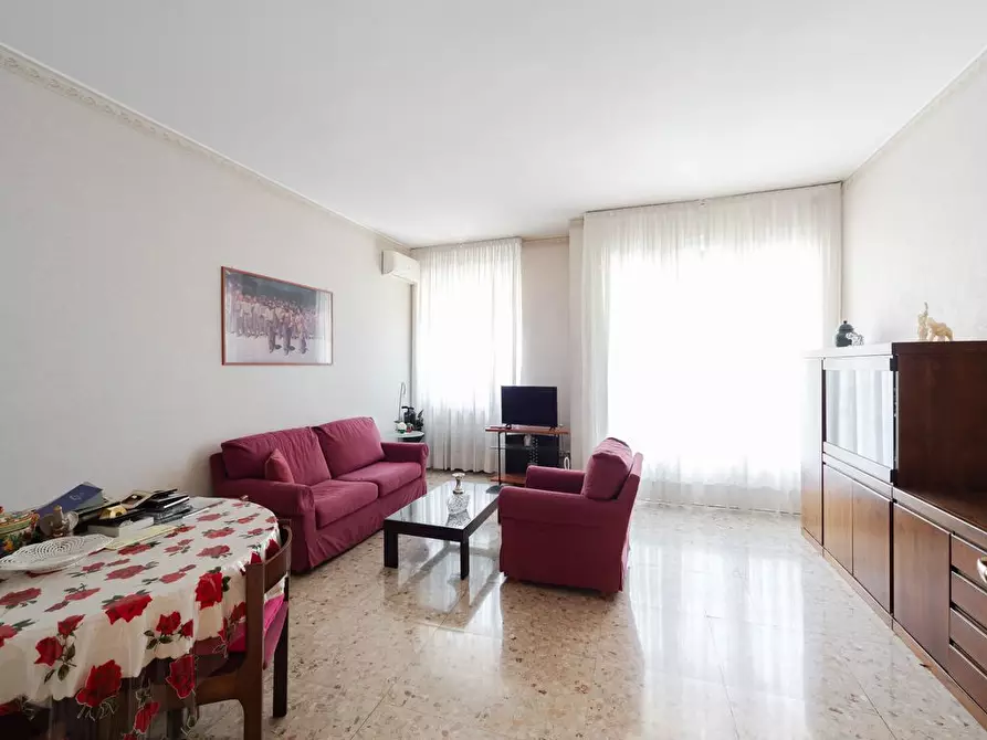 Immagine 3 di Appartamento in vendita  in Via VALFURVA, 3 a Milano