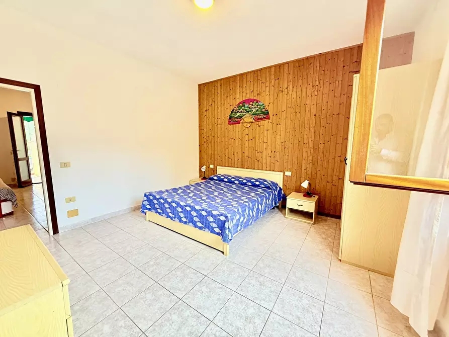 Immagine 9 di Appartamento in vendita  in Via CASTIGLIONE a Campo Nell'elba