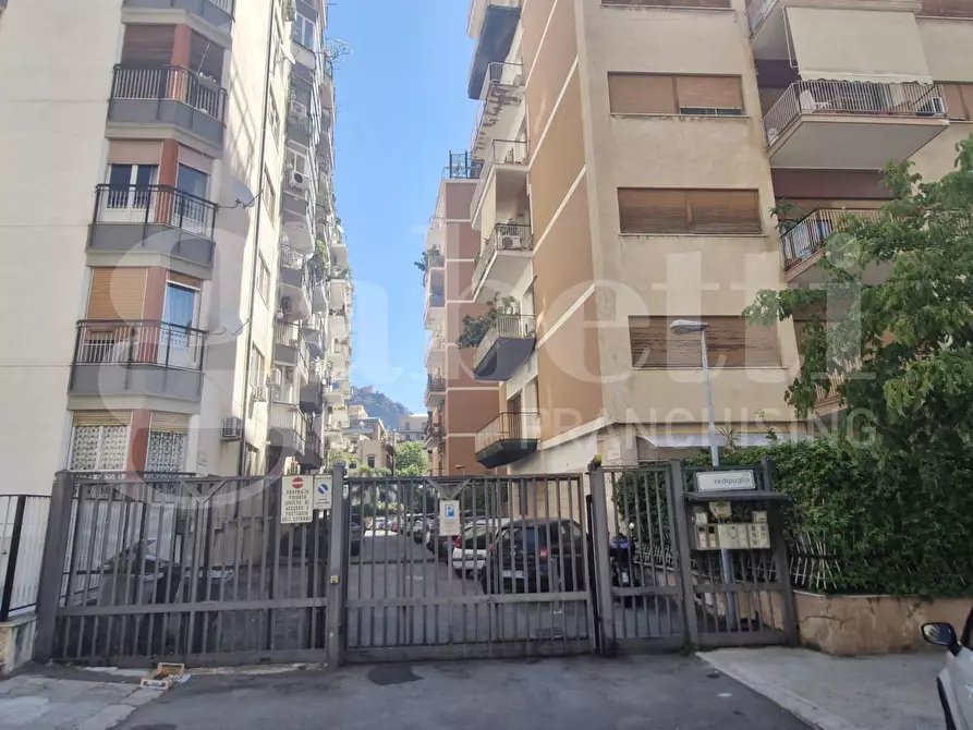 Immagine 2 di Appartamento in vendita  in Via Redipuglia a Palermo