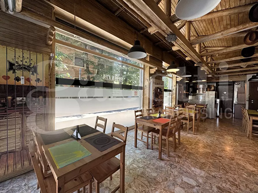 Immagine 2 di Bar / Ristorante in vendita  in Viale Gramsci a Grugliasco