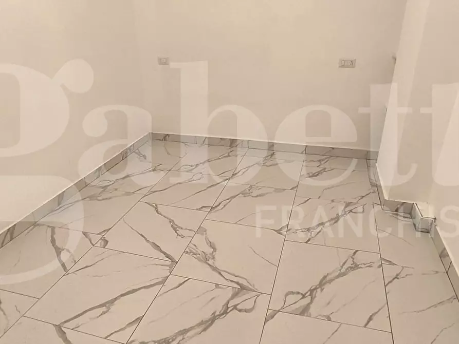 Immagine 14 di Appartamento in affitto  in Via Pietro Giannone a Napoli