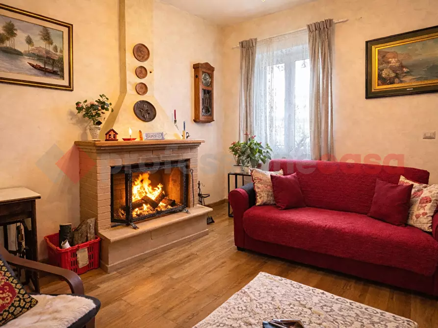 Immagine 5 di Villa in vendita  in Via Paterno, snc a Trivigliano