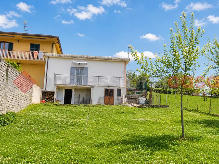 Immagine 2 di Villa in vendita  in Via Paterno, snc a Trivigliano