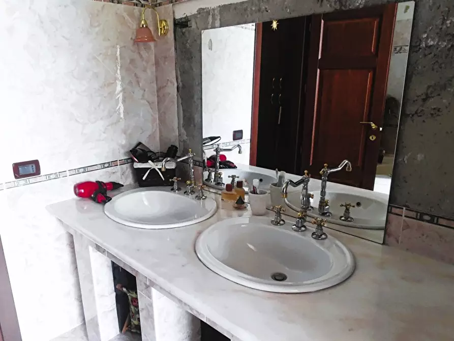 Immagine 26 di Villa in vendita  in LocalitÃ  MULUCCHINI, SNC a Amaroni