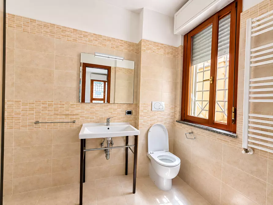 Immagine 8 di Appartamento in vendita  in Via Arrigo Minerbi, 25 a Roma