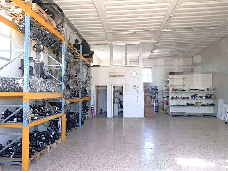 Immagine 9 di Capannone industriale in affitto  in Contrada monachella, snc a Ragusa
