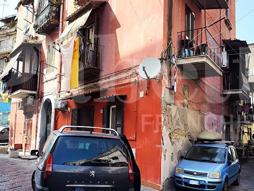 Immagine 18 di Appartamento in vendita  in Via Cavone San Gennaro Dei Poveri a Napoli