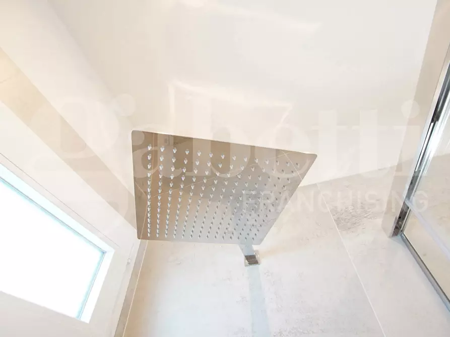 Immagine 22 di Casa bifamiliare in vendita  in Viale Giuseppe Garibaldi, . a Venezia