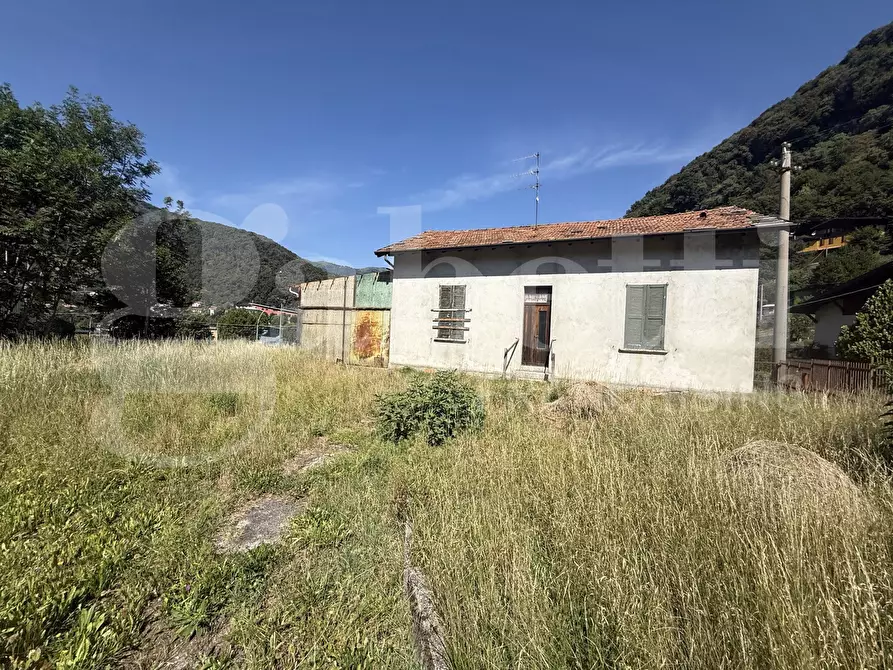 Immagine 8 di Rustico / casale in vendita  in Via praeli, 4 a Asso