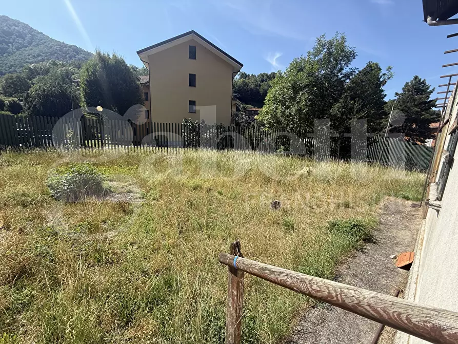 Immagine 4 di Rustico / casale in vendita  in Via praeli, 4 a Asso