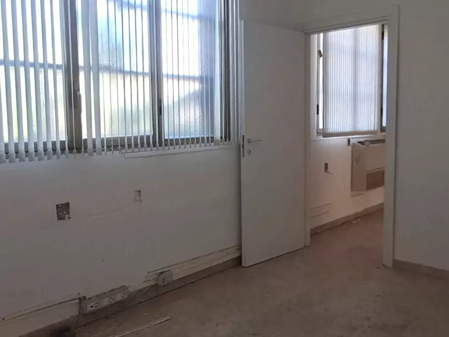 Immagine 7 di Palazzo in vendita  in Corso Umberto I, 5 a Poggioreale