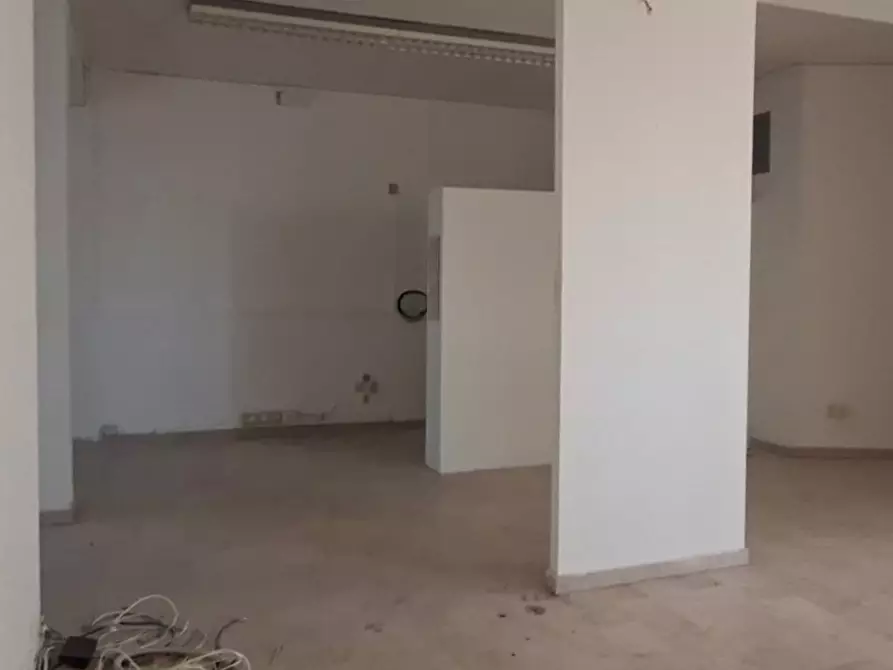 Immagine 6 di Palazzo in vendita  in Corso Umberto I, 5 a Poggioreale
