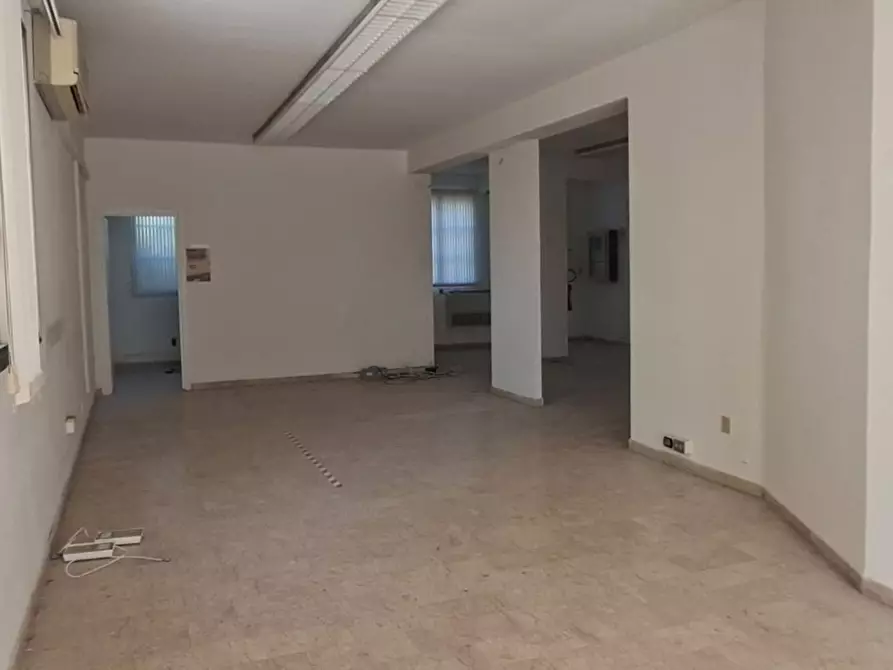 Immagine 4 di Palazzo in vendita  in Corso Umberto I, 5 a Poggioreale