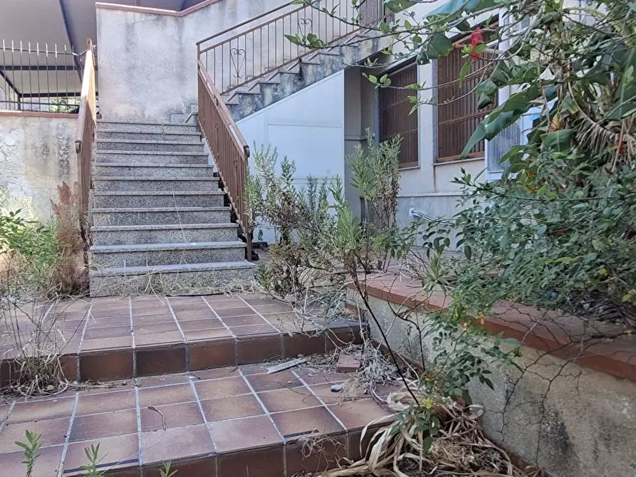 Immagine 12 di Palazzo in vendita  in Corso Umberto I, 5 a Poggioreale