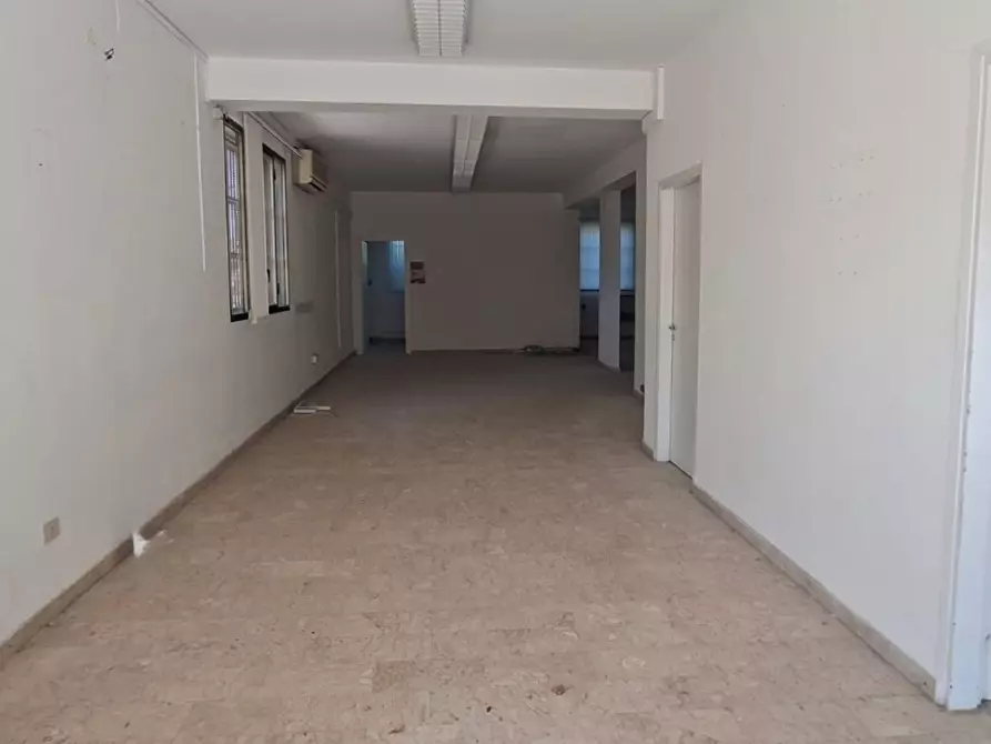 Immagine 3 di Palazzo in vendita  in Corso Umberto I, 5 a Poggioreale