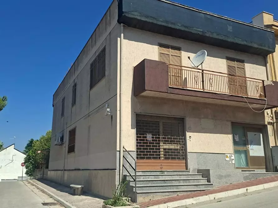 Immagine 1 di Palazzo in vendita  in Corso Umberto I, 5 a Poggioreale