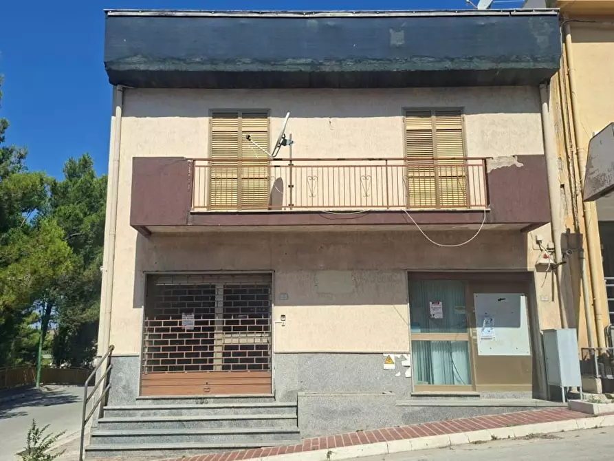 Immagine 2 di Palazzo in vendita  in Corso Umberto I, 5 a Poggioreale