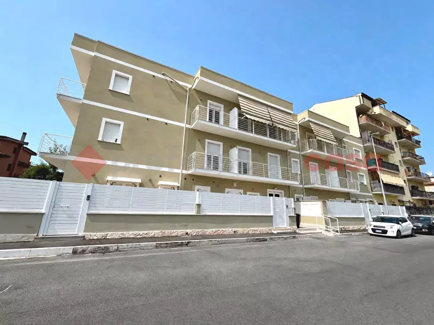 Immagine 1 di Appartamento in vendita  in Via Domenico Guerrazzi, 54 a Guidonia Montecelio